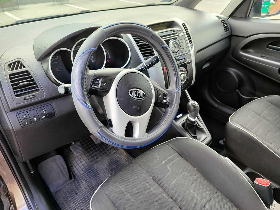 Samochód osobowy KIA Venga 2012