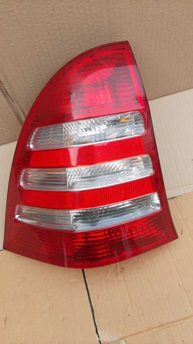 lampa tylna lewa lewy tył mercedes w203 kombi zespolona