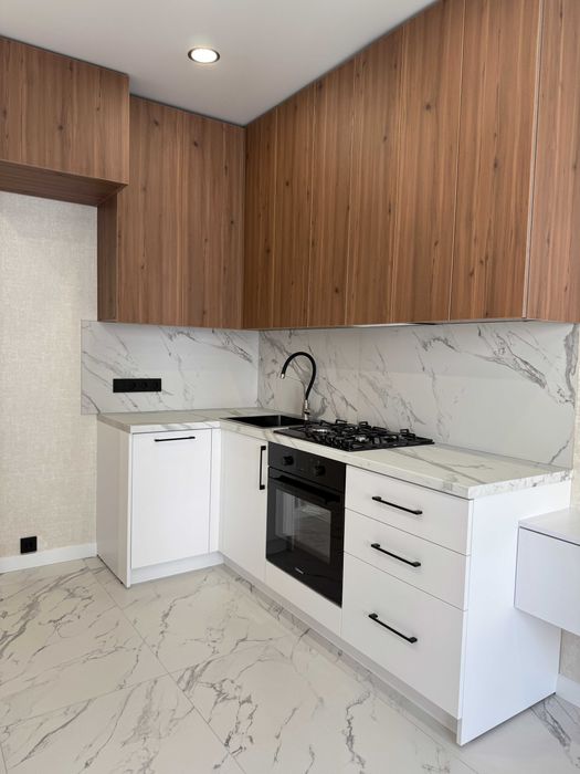 Без Комісії  Євро 3 Кімнатна Квартира з Новим Ремонтом