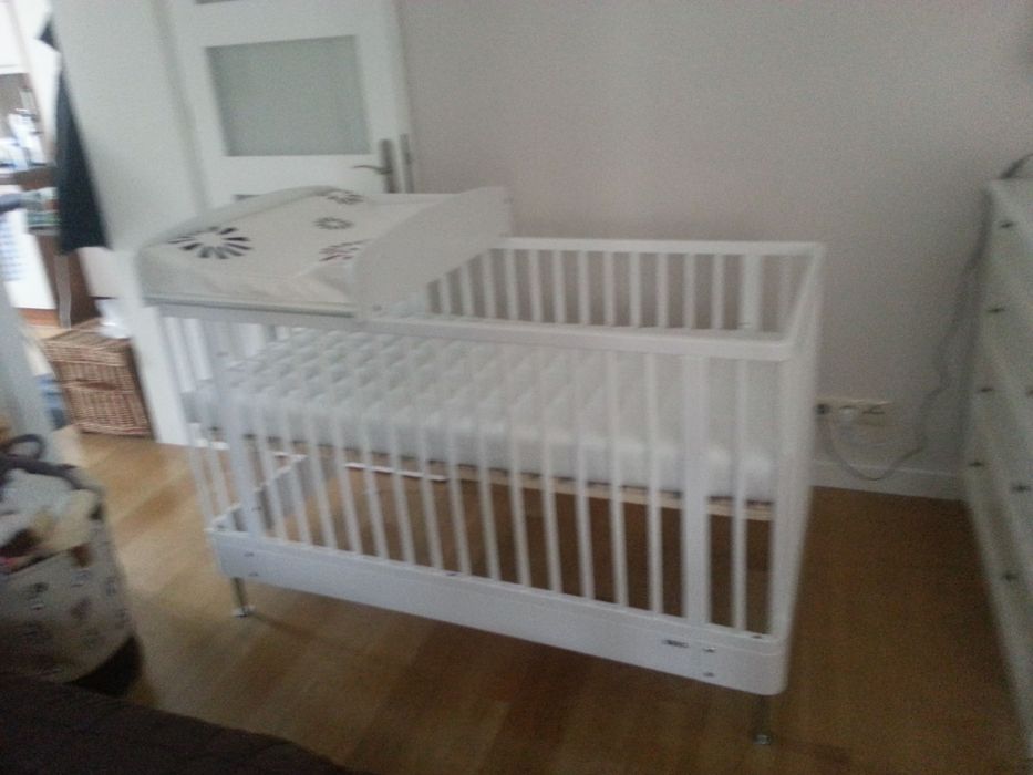 Łóżeczko dziecięce BRIO wraz z przewijakiem