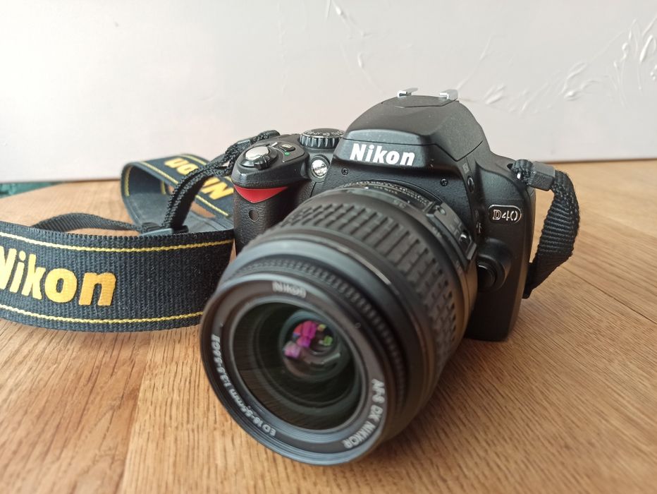 Фотокамера  Nikon D-40