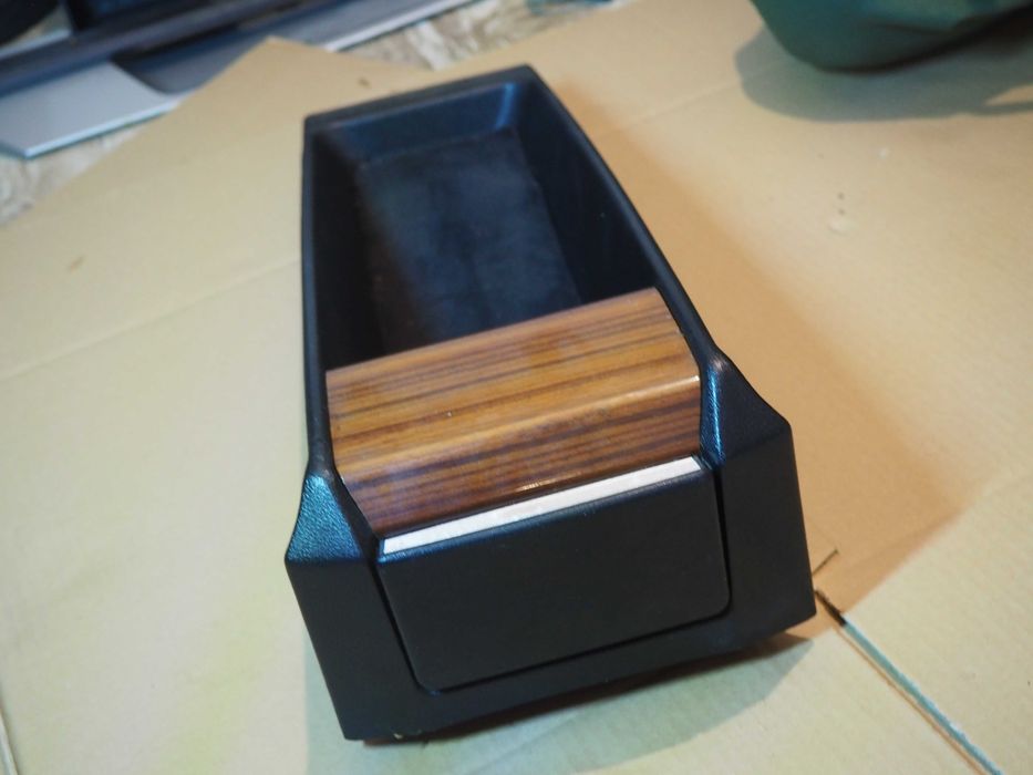 Schowek półka tylnej kanapy mercedes W124 coupe