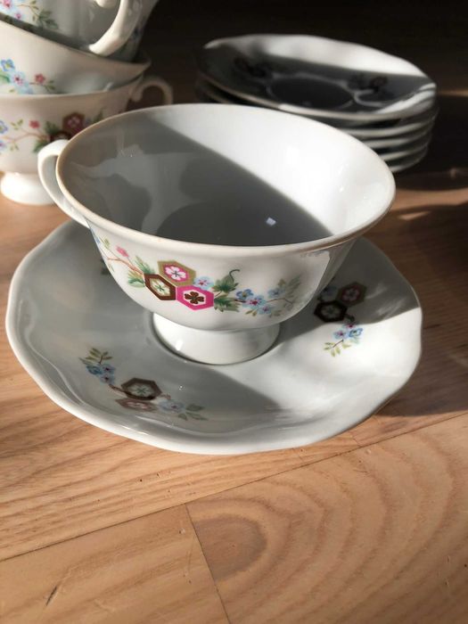 Filizanki ze spodkami 6 sztuk Karolina