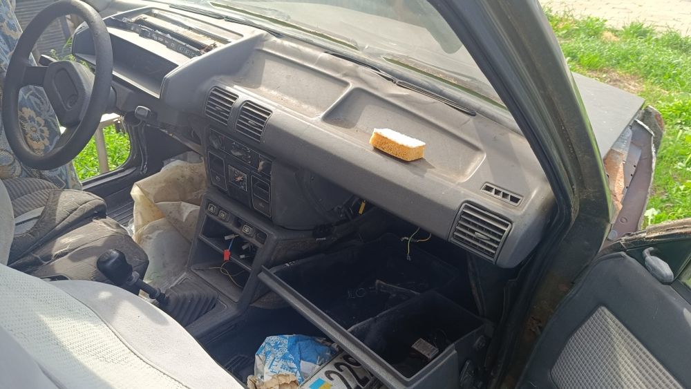 Peugeot 305 бензин