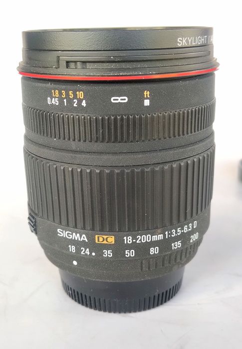 Para Nikon. Objetiva superzoom Sigma 18-200mm f/3.5-6.3 DC