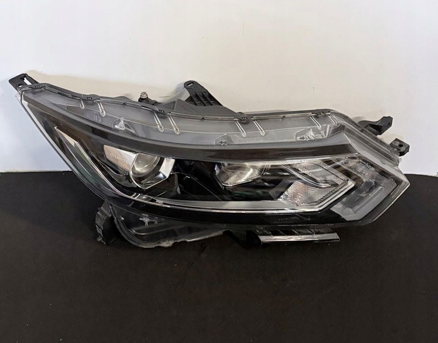lampa prawa reflertor nissan qashkai 2 ii j11 lift zwykła halogenowa +