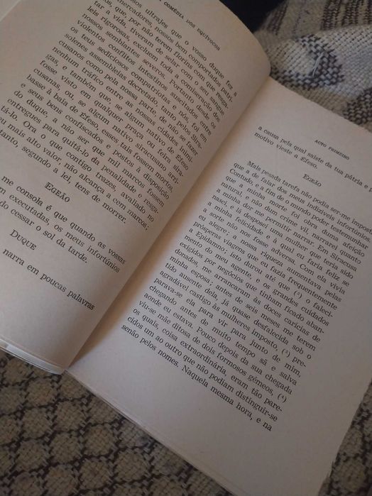 Hamlet / A comédias dos equivocos ' Shakespeare