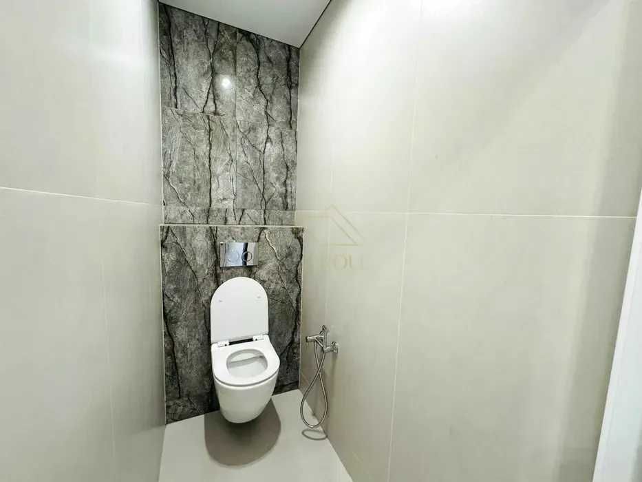 НОВА!!!  2 кім. квартира з ремонтом та меблями В ЦЕНТРІ