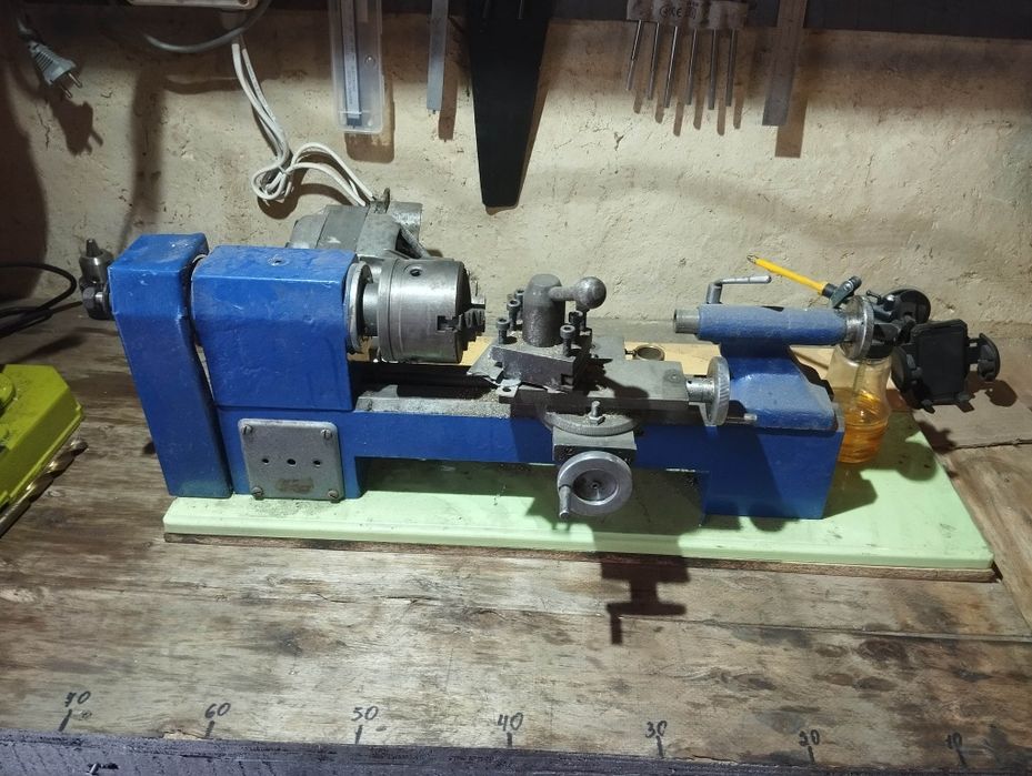 Токарный станок 1д601