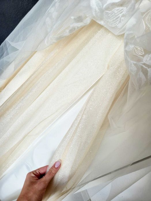 Suknia ślubna + 2 welony