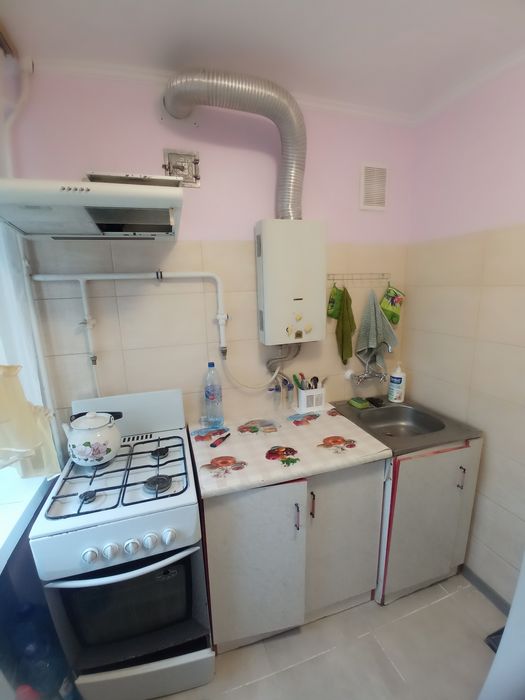 Продаю 2к. кв. пр. Центральний-Водопровідна