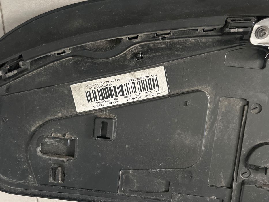 Spoiler/tampa superior da mala com a terceira Luz de travão(LED) de uma BMW usado