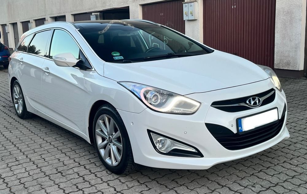 Hyundai i40 1.7 CRDi 2012 | Bogata opcja | Panorama | Led