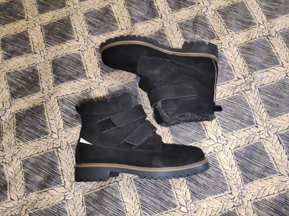 Продам жіночі чобітки