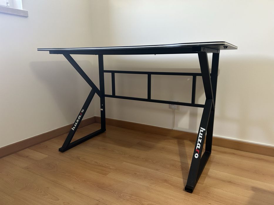 Secretária gaming preta