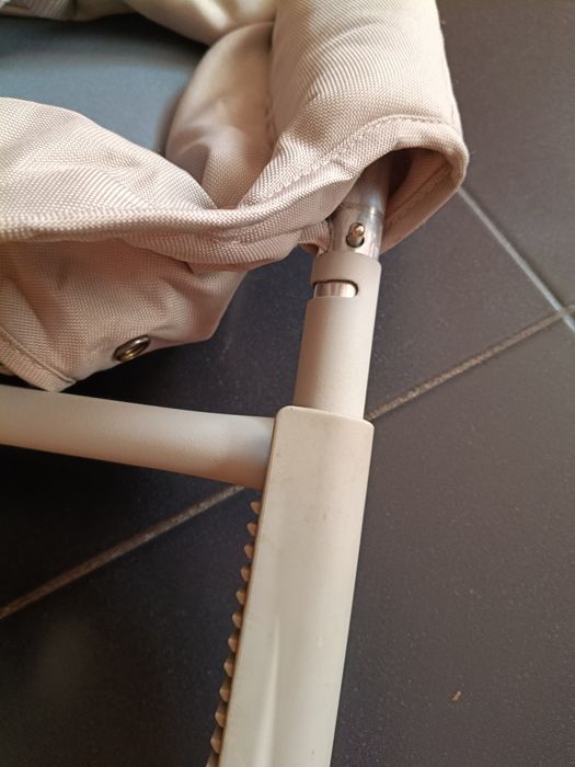 Cadeira de papa de encaixe (Fast Table Chair), marca italiana Iglesina