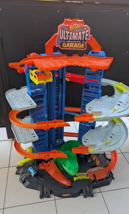 Hot wheels Ultimate garage