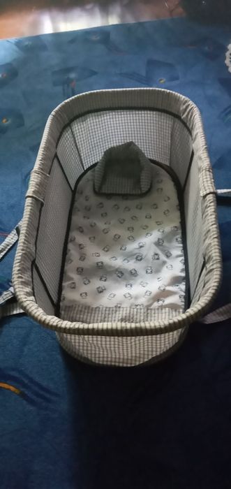 Колыбелька-переноска с москитной сеткой в кроватку плюс пеленатор.