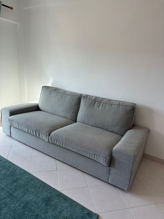 Sofá 3 lugares KIVIK cinzento - IKEA
