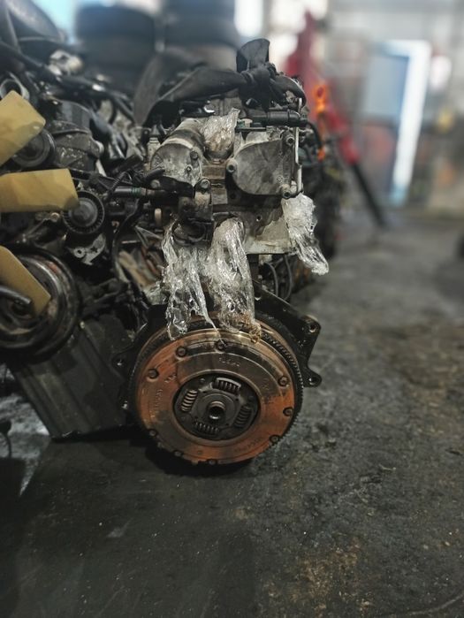 Двигун мотор двигатель AZD 1.6 mpi VW Golf 4 Bora Skoda Octavia tour