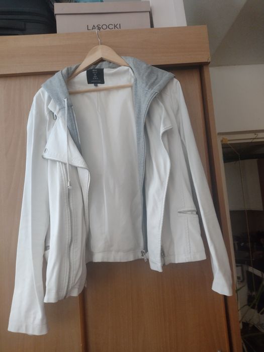 Kurtka damska z odpinanym kapturem