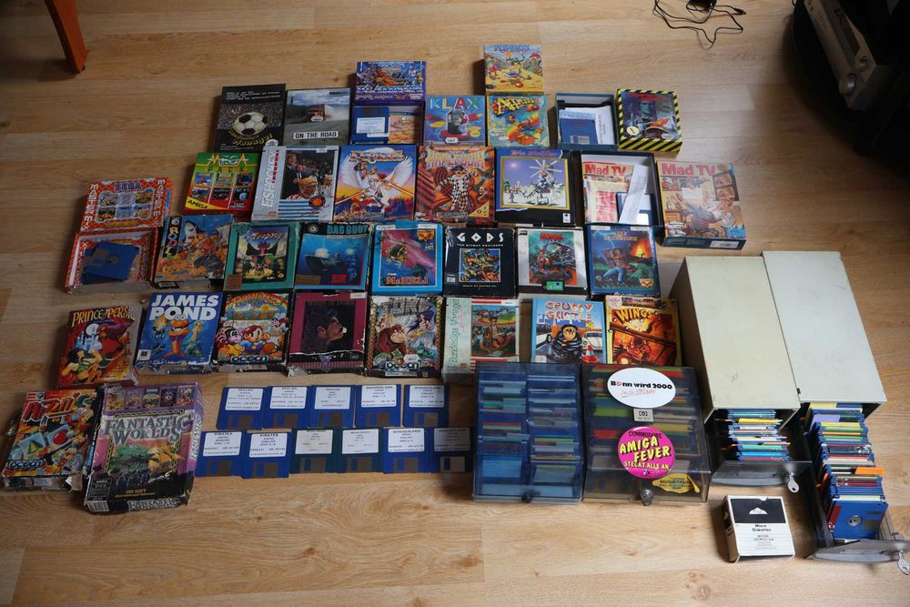 Kolekcja Gier Amiga 500 600 1200 CBM Amstrad Spectrum Big box Komplety Dyskietki Skrzynki Cib Rodland Pegasus Klax Gods Capcom