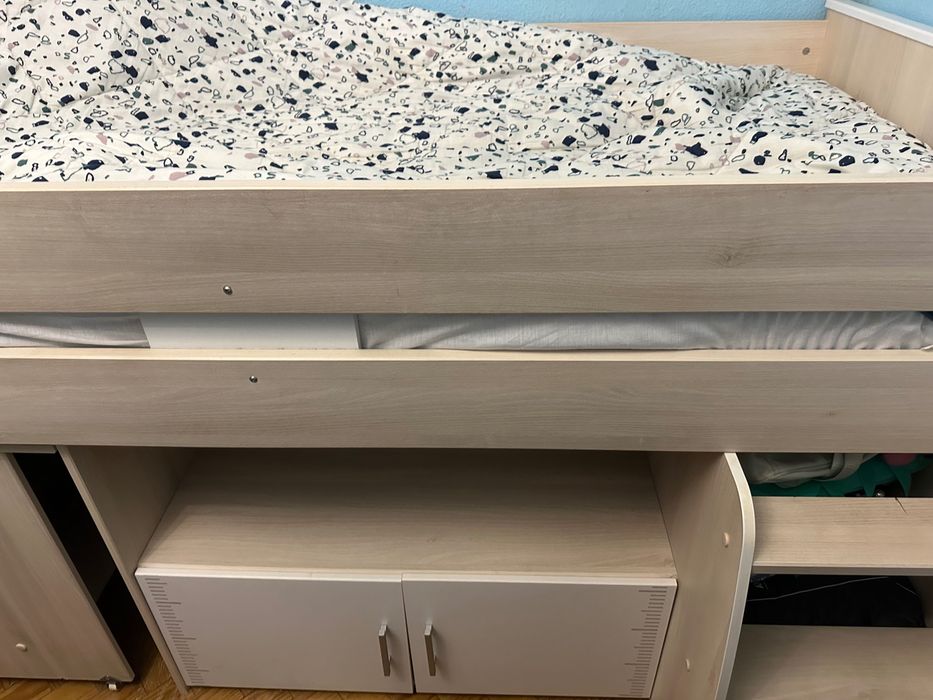 Cama de solteiro alta