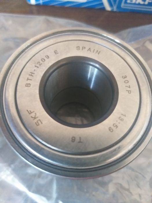 Продам пару підшипників задньої ступіци, пара SKF VKBA3680, на сітроен