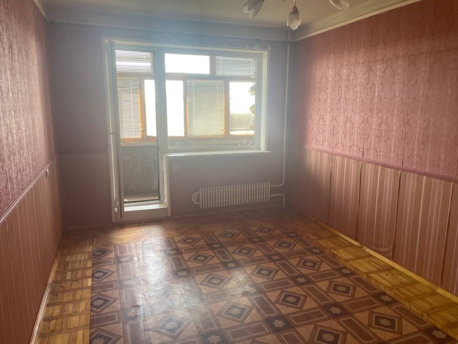 Продам трехкомнатную квартиру трьохкімнатну