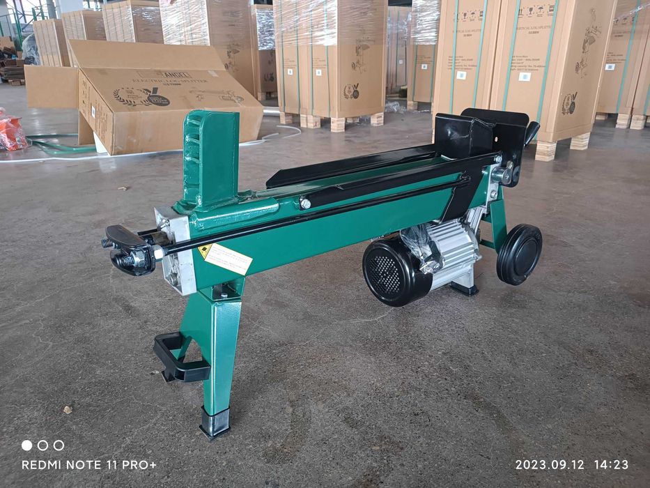 Продам дровокол колун гидравлический 6 тонн. 2,2 кВт. 220 В. Новый.