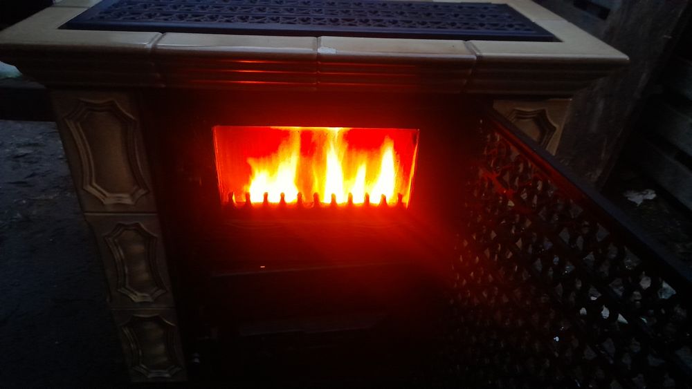 Piec kominek kaflowo żeliwny szamot Niemiecki Haas szyba do salonu bdb