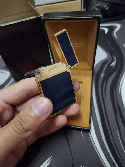 Isqueiro S.T. Dupont laca da China azul e dourado, com caixa e certificado