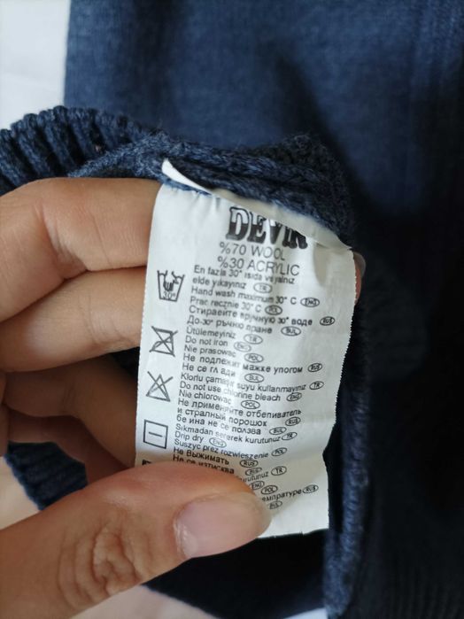 Sweter wełniany 70% welny
