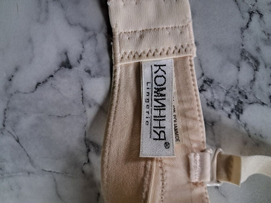 Бюстгалтер балконет