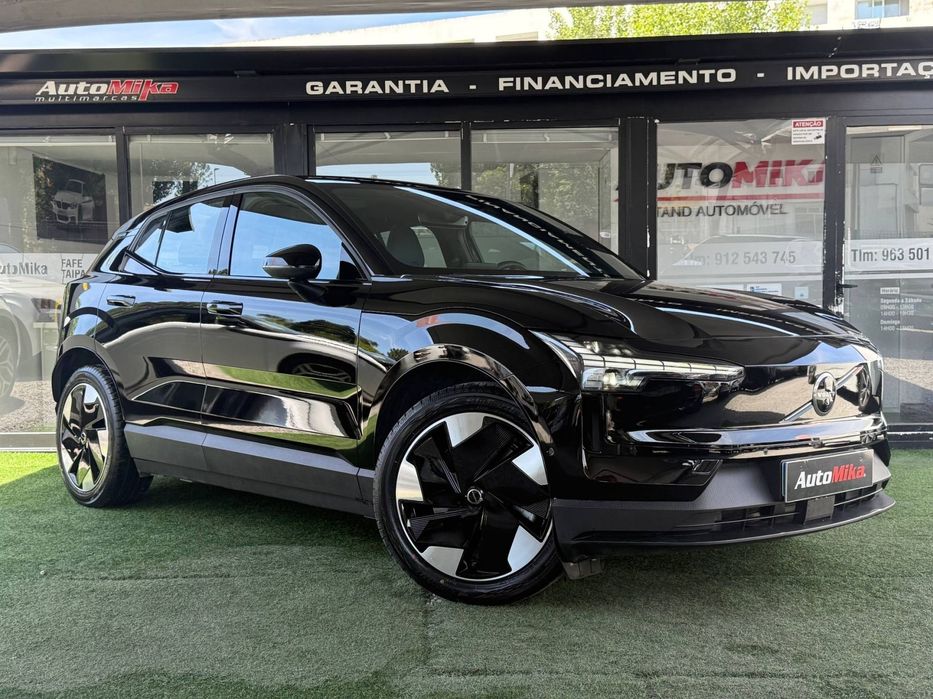 Volvo EX30 69 kWh Twin Motor Black Edition