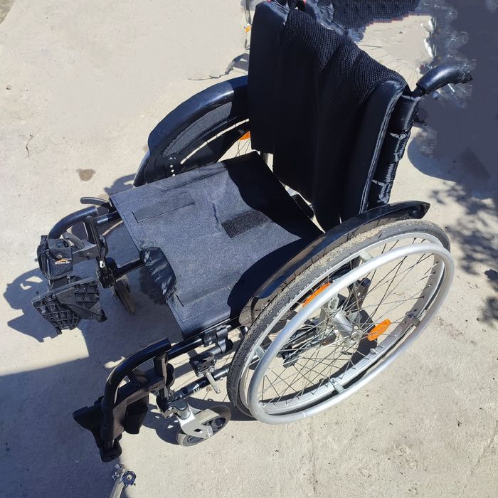 Wòzek inwalidzki QUICKIE