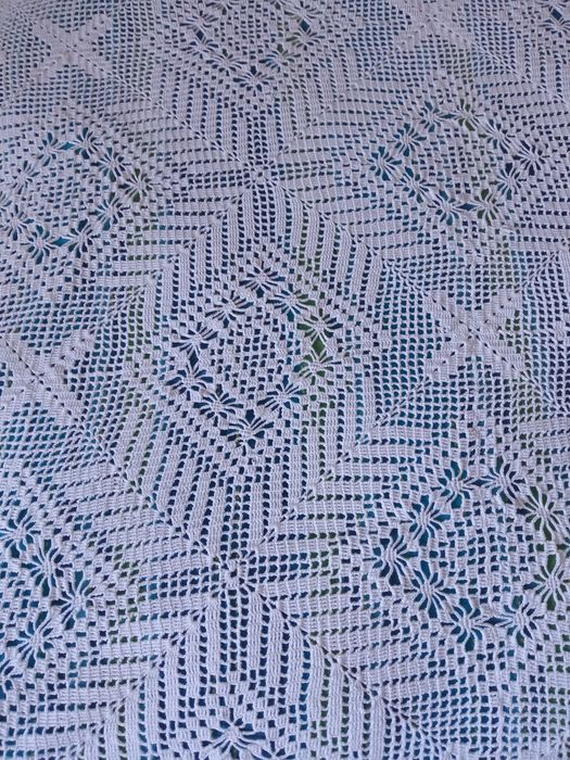 Colcha de renda feita à mão