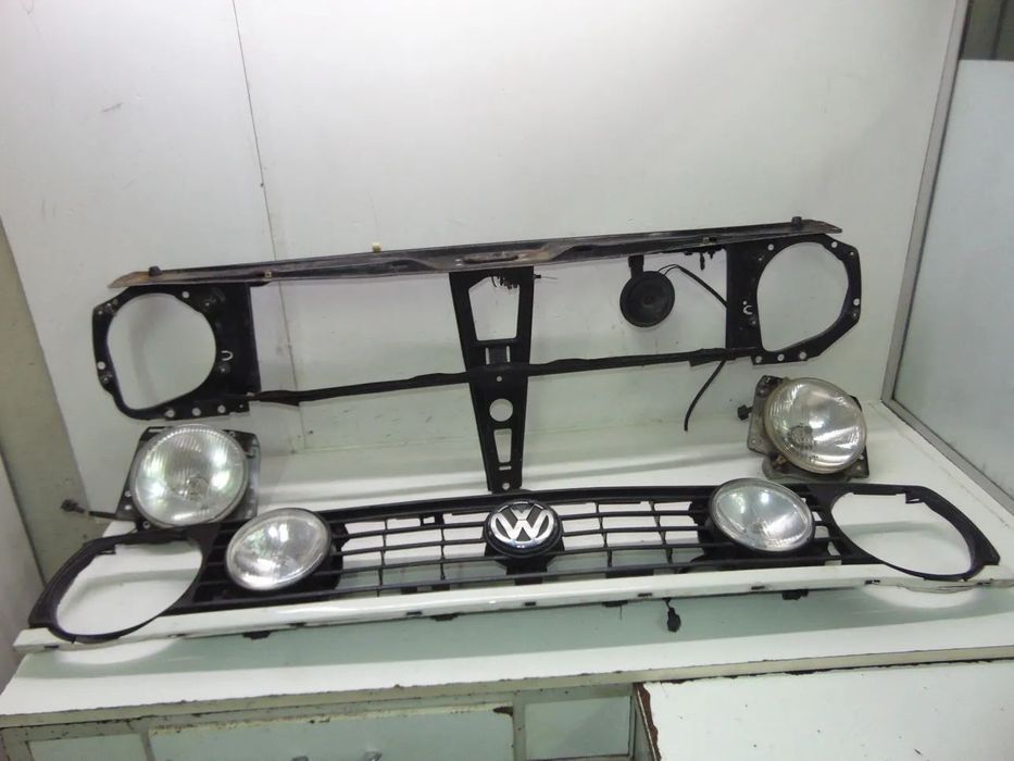 VW Golf 2 frente/Grelha