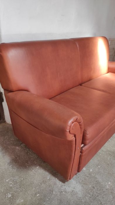 Sofá usado castanho (em bom estado)