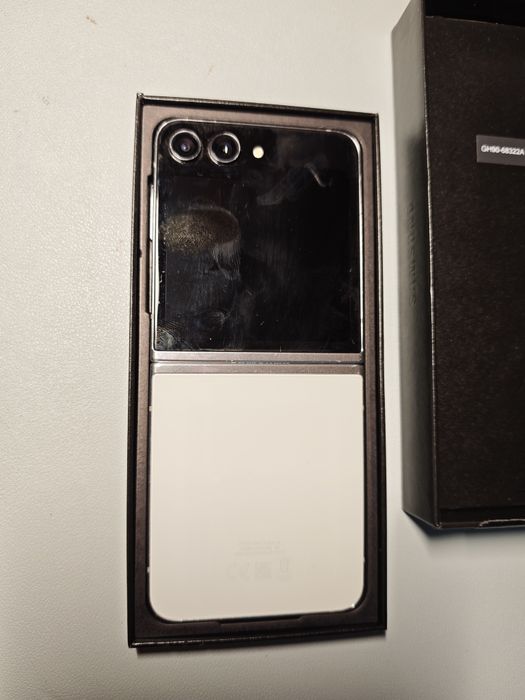 Samsung Z Flip 5 256gb + capa Burga