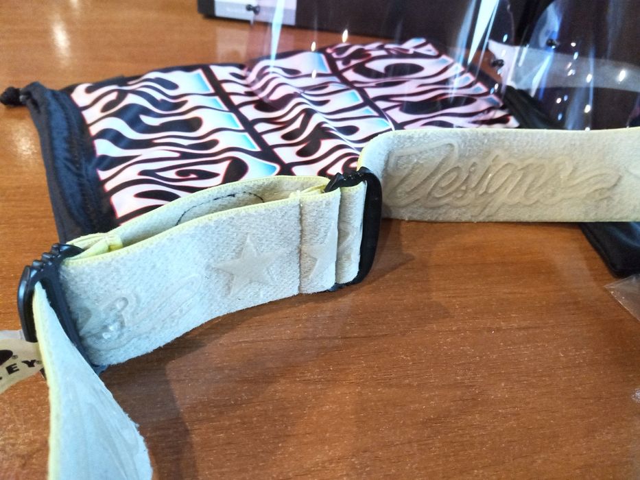 Oakley Airbrake x Troy Lee Designs