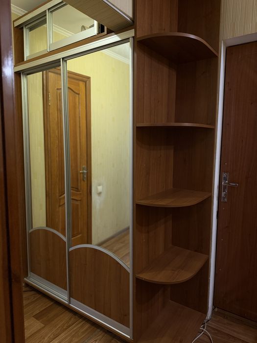 Продам Шафу-купе з кутовими полицями | Миколаїв