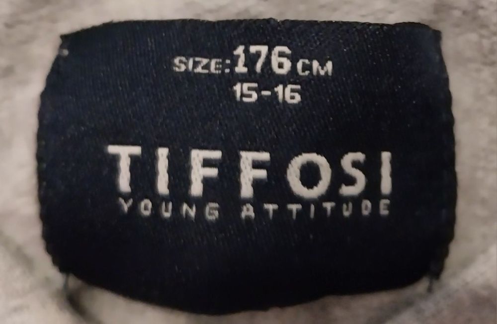Casaco Tiffosi tamanho 16 anos