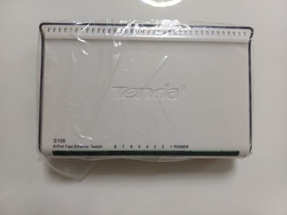8-Port Fast Ethernet Switch