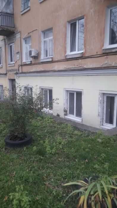 98м2, 24м2, 27м2, 46м2, Пів першого поверху, 10 вікон, Куренівка