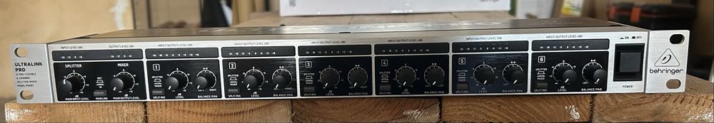Behringer ULTRALINK PRO MX882 – Splitter/Mixer 8 Canais – Impecável