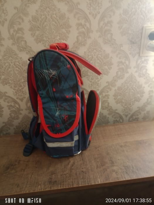 Продам дитячу шкільну сумку