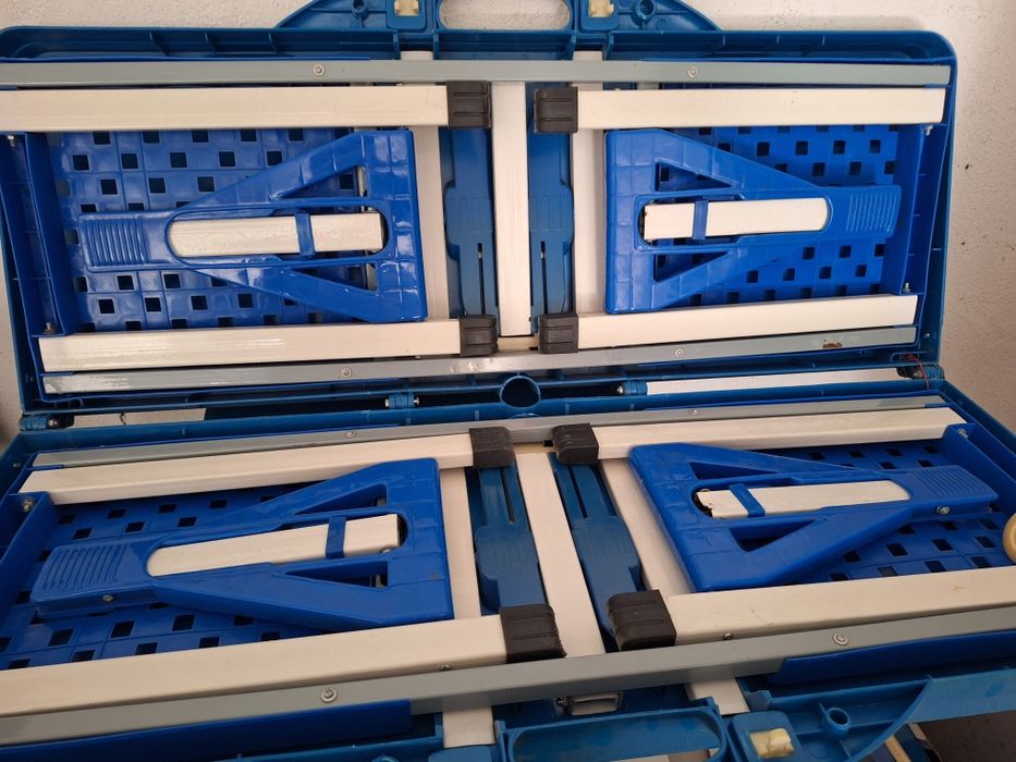 Vários elementos de campismo