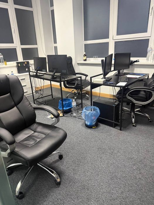 Робочі місця стіл крісло стілець