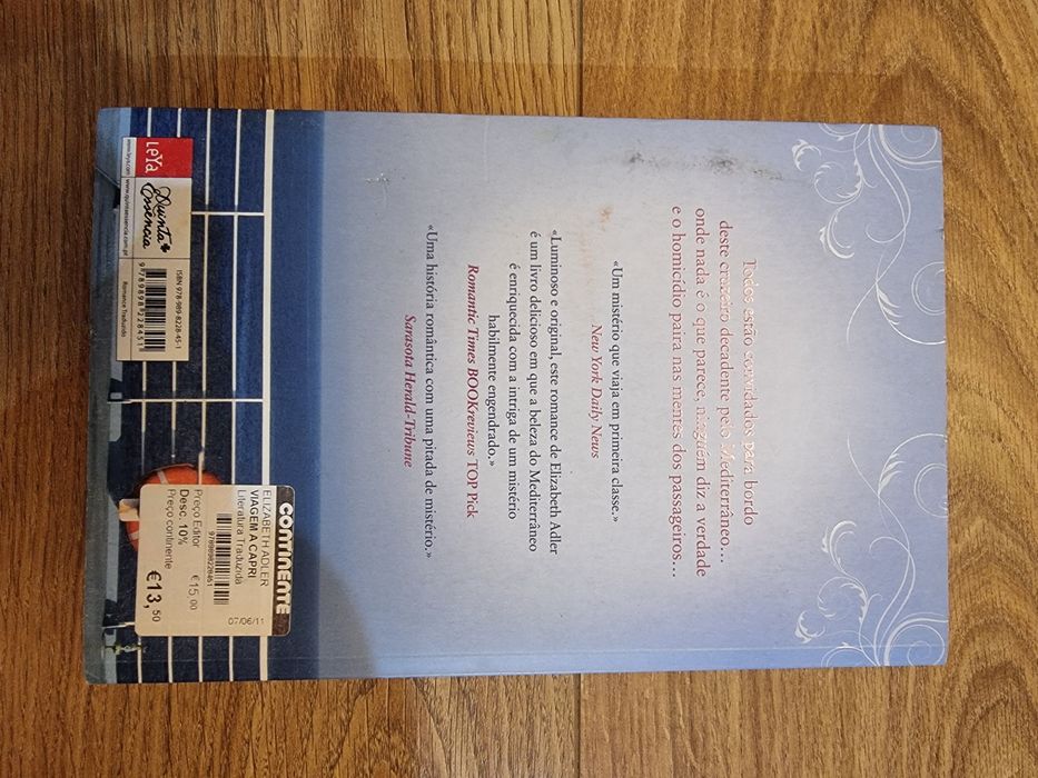 Viagem a Capri
de Elizabeth Adler